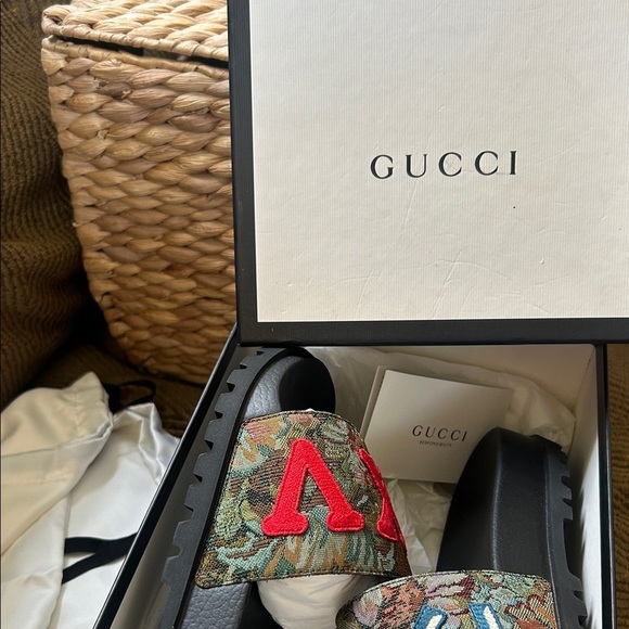 Gucci Men's floral brocade slides - Picture 13 of 16